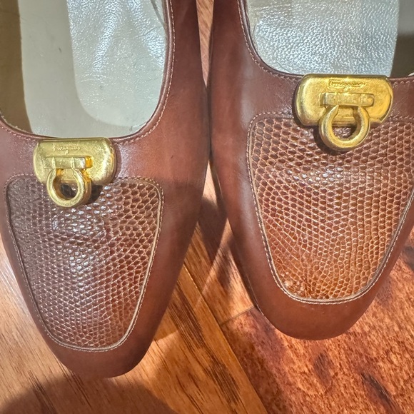 Salvatore Ferragamo Brown Leather Flats with Gold Accent - Picture 3 of 6